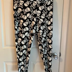Torrid BETSEY JOHNSON skull leggings size 2 never worn NWOT